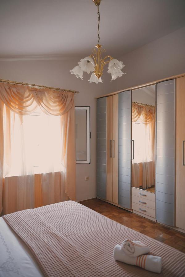 Apartment Blanka With A Beautiful View Of Трогир Екстериор снимка