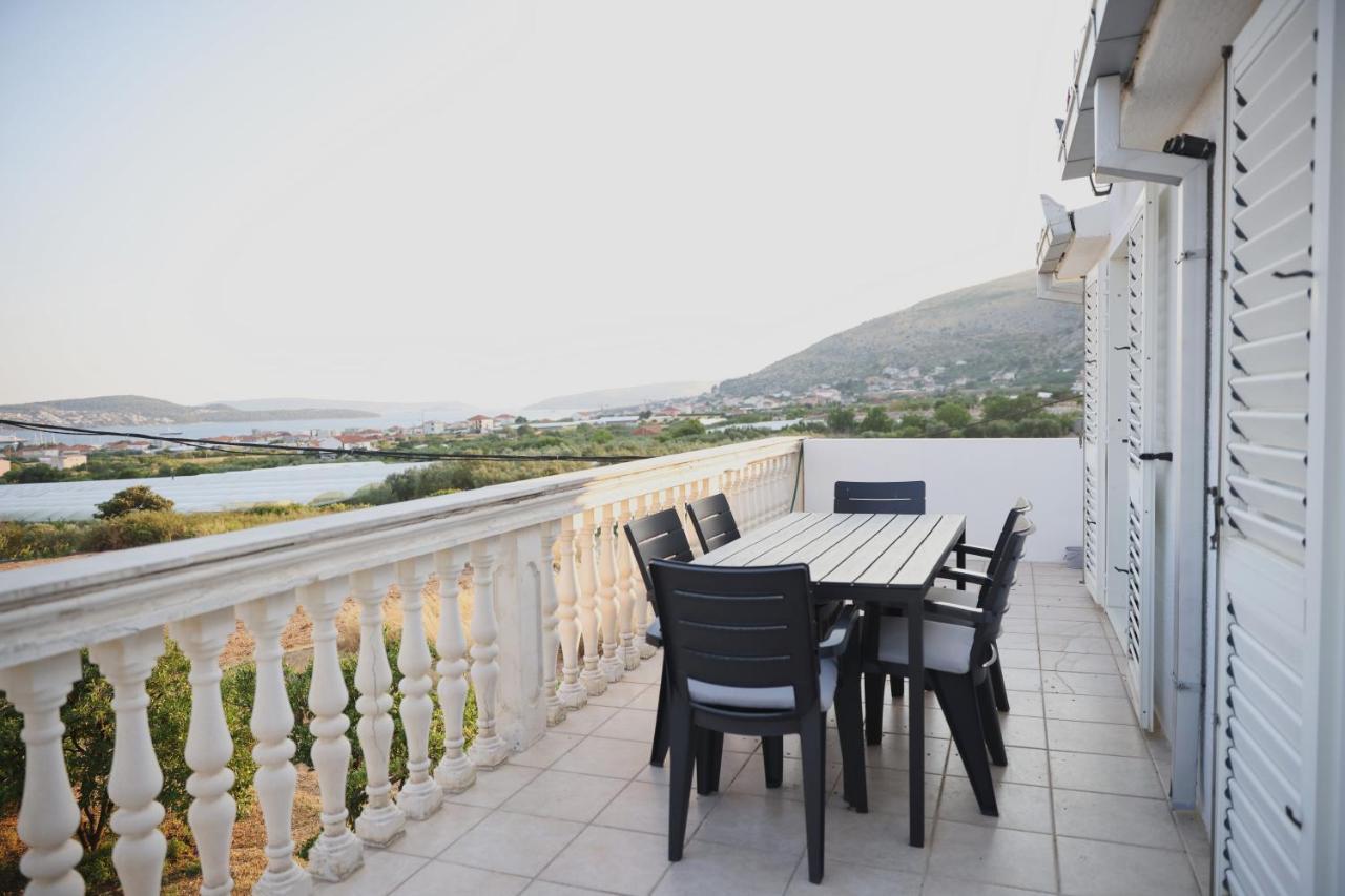 Apartment Blanka With A Beautiful View Of Трогир Екстериор снимка