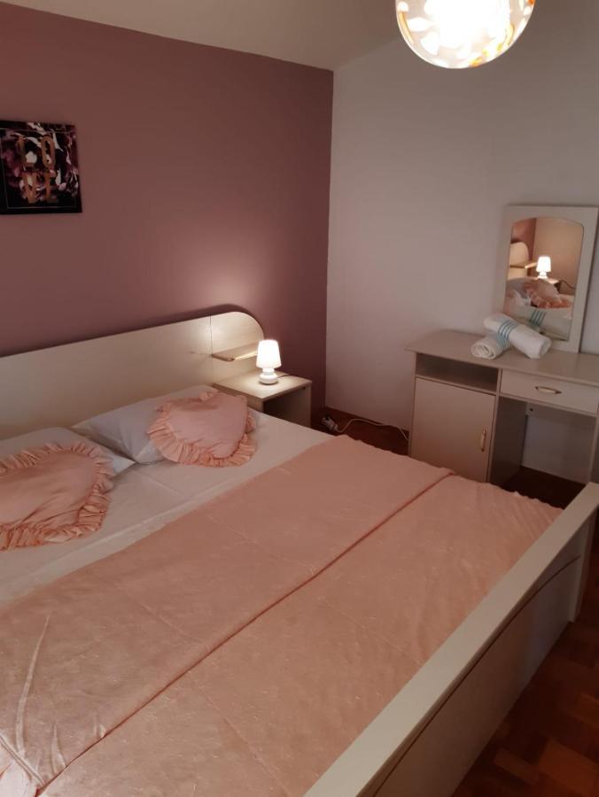 Apartment Blanka With A Beautiful View Of Трогир Екстериор снимка